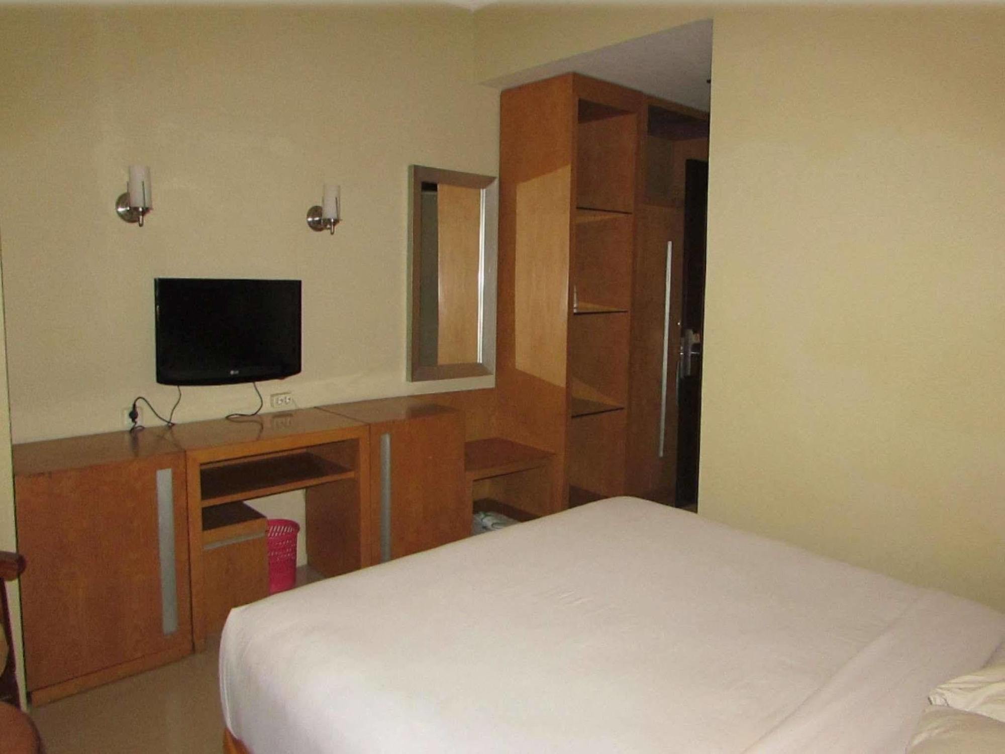 פאלמבאנג Hotel Wisata מראה חיצוני תמונה